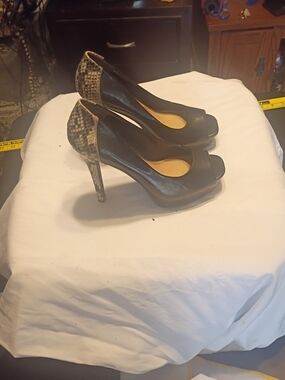 Jessica Simpson Black Peep-Toe Heels with Snake-Print Heel